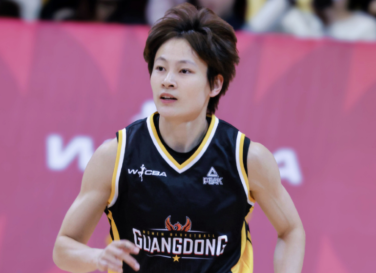 v体育app下载-超级大冷！广东女篮遭山东终结开局14连胜 张子宇复出10+2+3帽