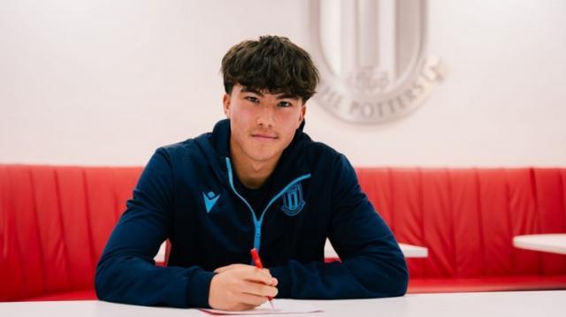 v体育app-【早报】巴萨主场输球，搞砸125周年庆典！