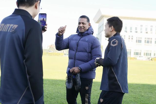 陕西联合新任主教练弗拉泽:追随内心选择陕西 为热情的球迷展现我们的足球风格