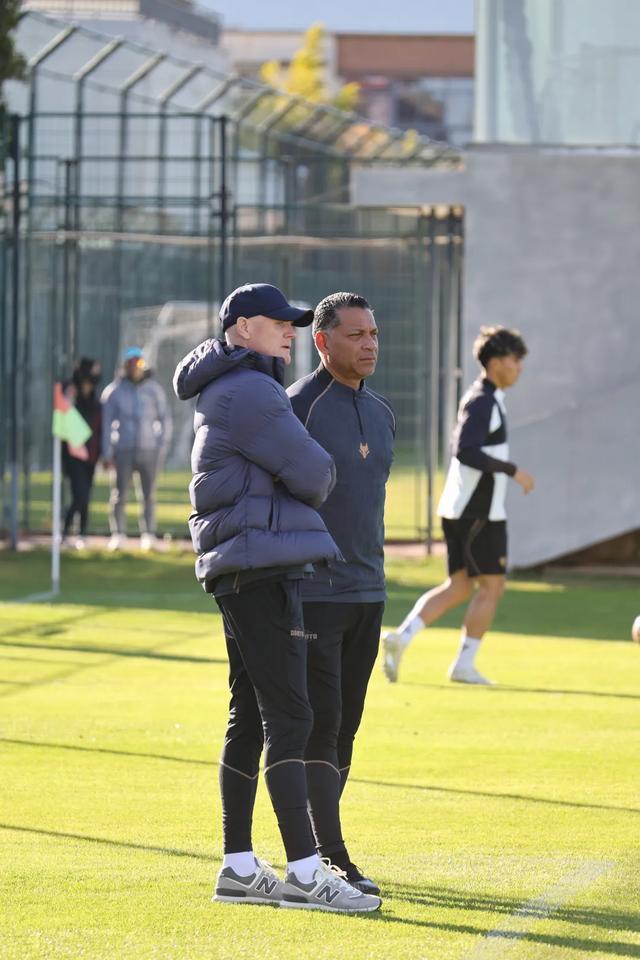 陕西联合新任主教练弗拉泽:追随内心选择陕西 为热情的球迷展现我们的足球风格