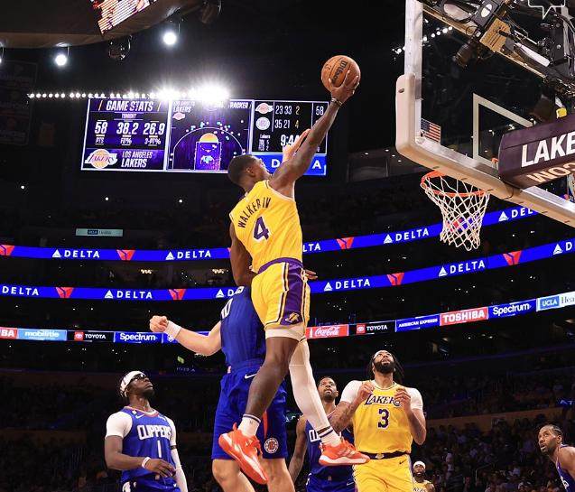 v体育app-【现场】洛城怪味德比：湖人困于死穴 快艇令人期待