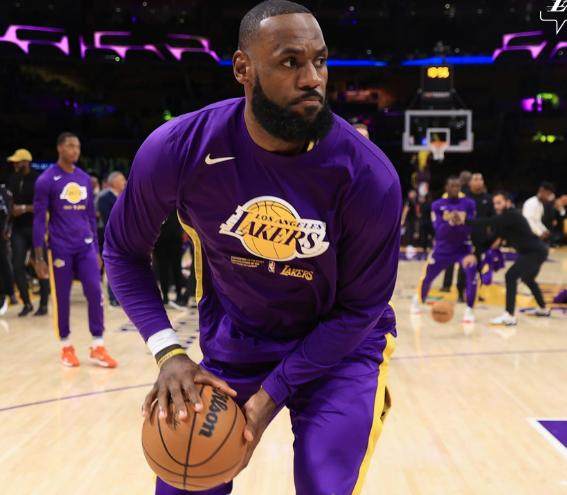 v体育app-【现场】洛城怪味德比：湖人困于死穴 快艇令人期待