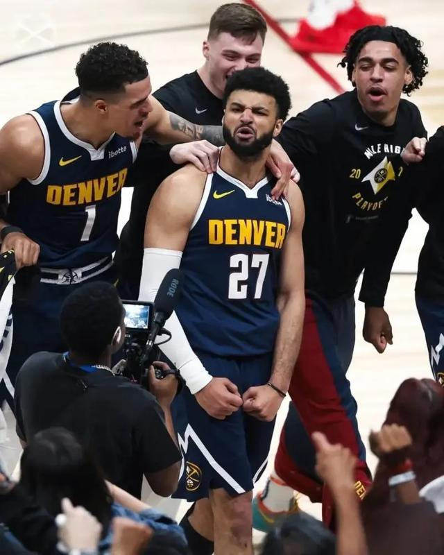 v体育-掘金有他才能挖到金！与约老师并驾齐驱 2转变守护丹佛|穆雷|约基奇|洛杉矶湖人队|明尼苏达森林狼队|丹佛掘金队_新浪体育_新浪新闻