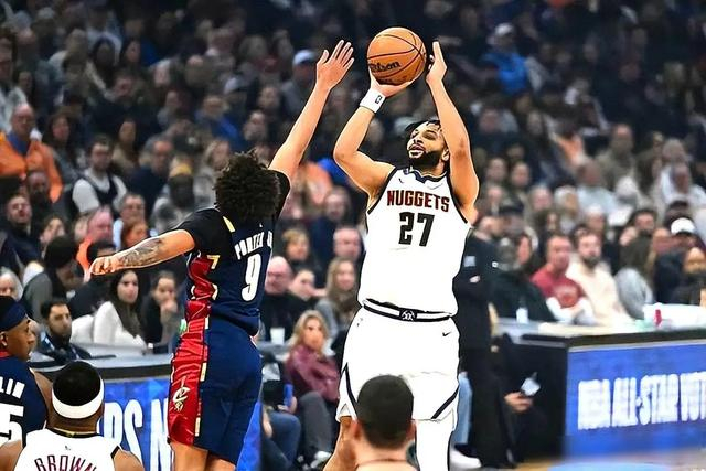 v体育-掘金有他才能挖到金！与约老师并驾齐驱 2转变守护丹佛|穆雷|约基奇|洛杉矶湖人队|明尼苏达森林狼队|丹佛掘金队_新浪体育_新浪新闻