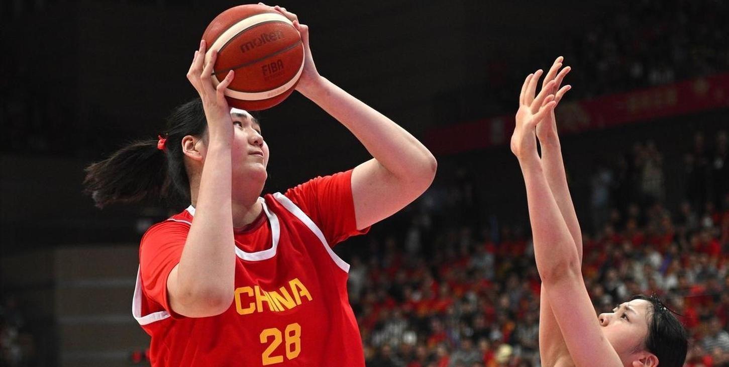 v体育app-中国女篮战胜捷克女篮!听听各界媒体专家怎么说,苏群一针见血